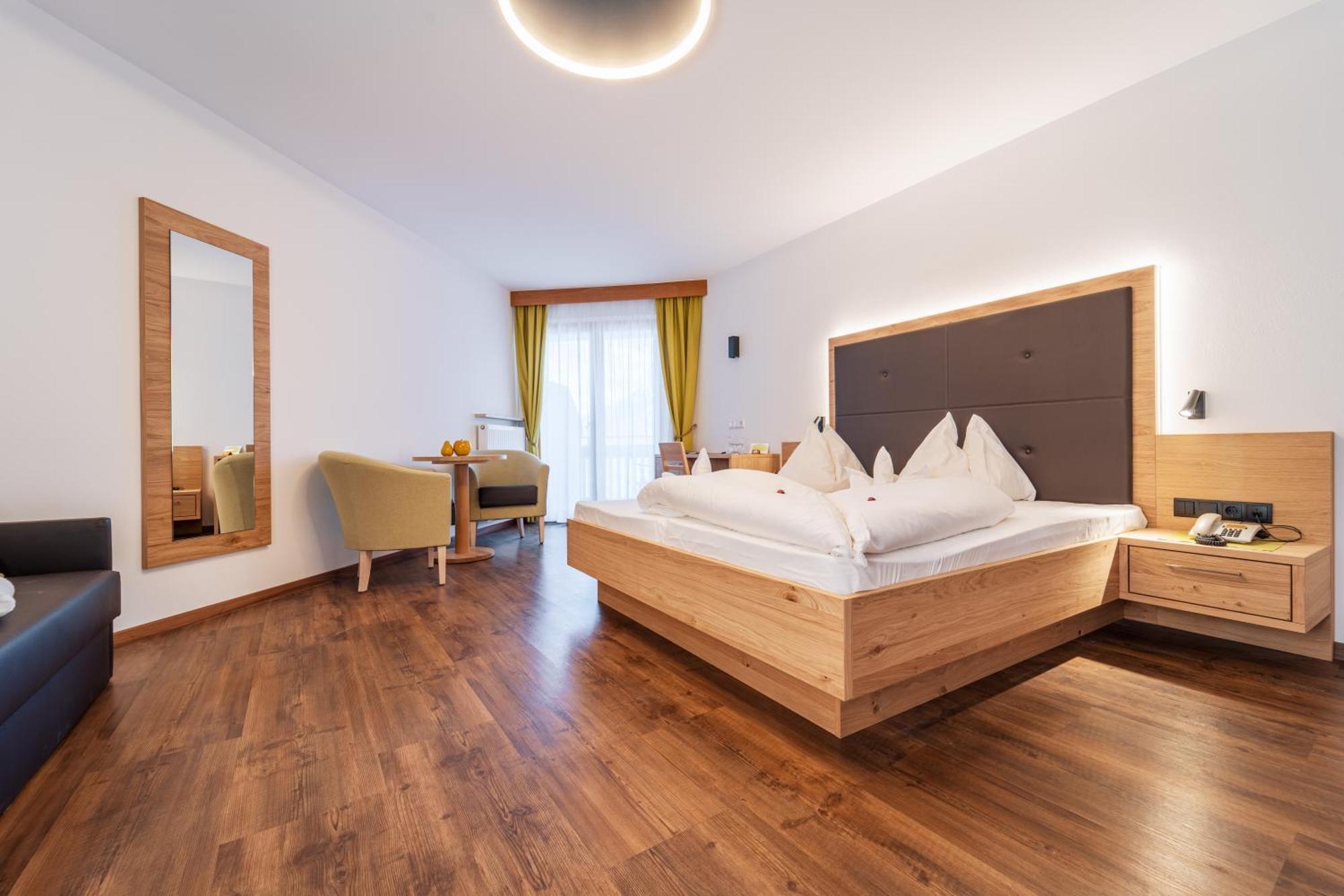 Hotel Meinhardt Schenna Dış mekan fotoğraf